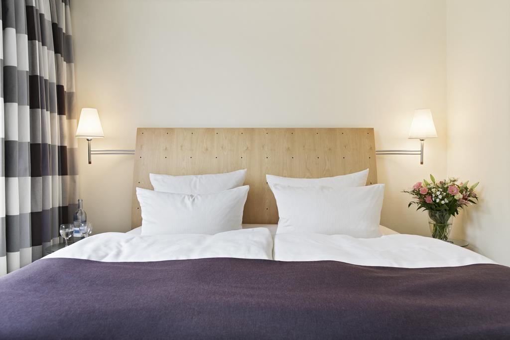 Hotel Kleines Meer Варен Номер фото
